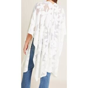 Akemi + Kin Anthropologie One Size Bellamy Lace Kimono Floral Quiet Luxury